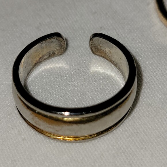 Set of 7 Gold Toned Fashion Rings - Picture 6 of 9